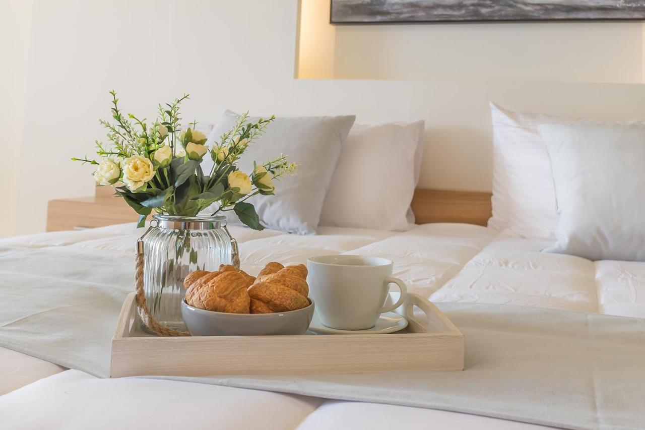 Lilium Luxury Suites Agia Marina المظهر الخارجي الصورة
