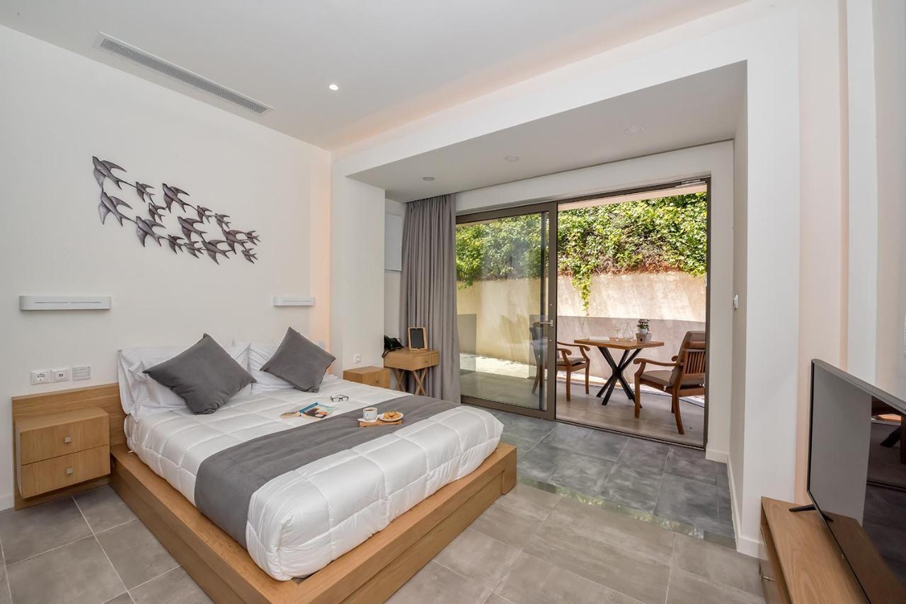 Lilium Luxury Suites Agia Marina المظهر الخارجي الصورة
