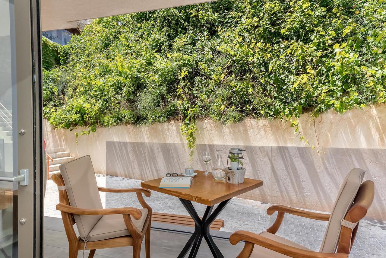 Lilium Luxury Suites Agia Marina المظهر الخارجي الصورة