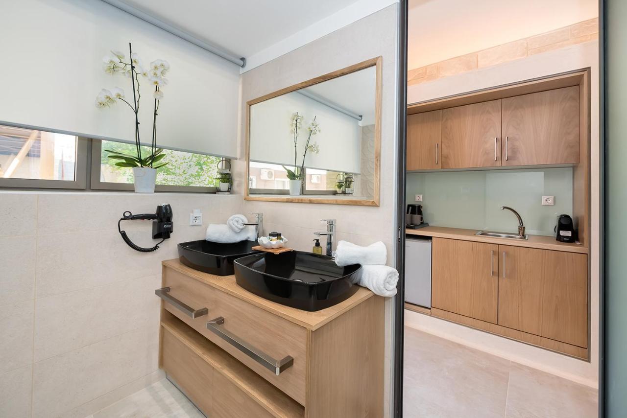 Lilium Luxury Suites Agia Marina المظهر الخارجي الصورة