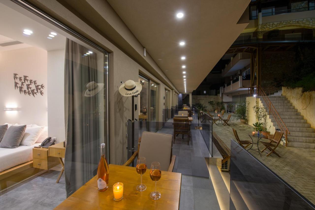 Lilium Luxury Suites Agia Marina المظهر الخارجي الصورة