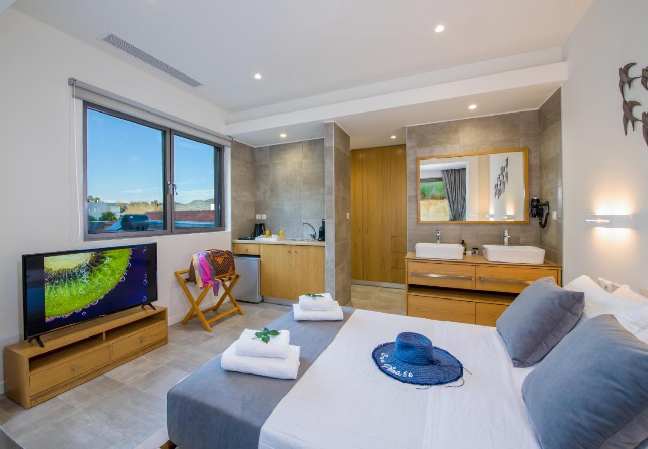 Lilium Luxury Suites Agia Marina المظهر الخارجي الصورة