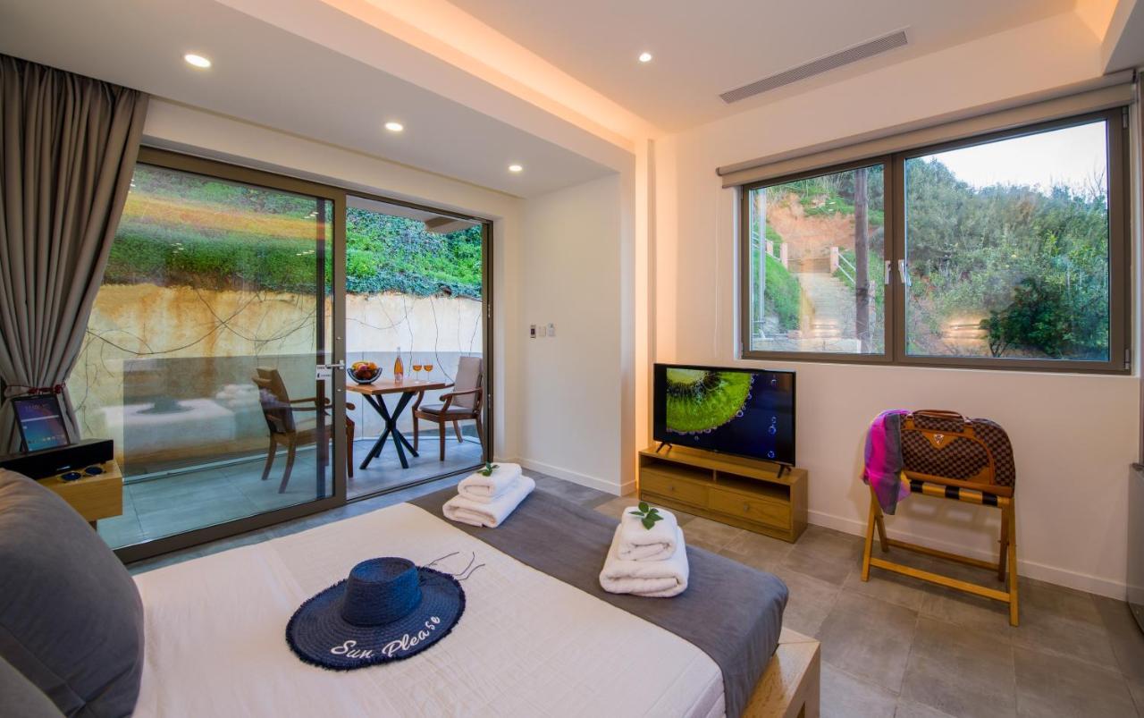 Lilium Luxury Suites Agia Marina المظهر الخارجي الصورة
